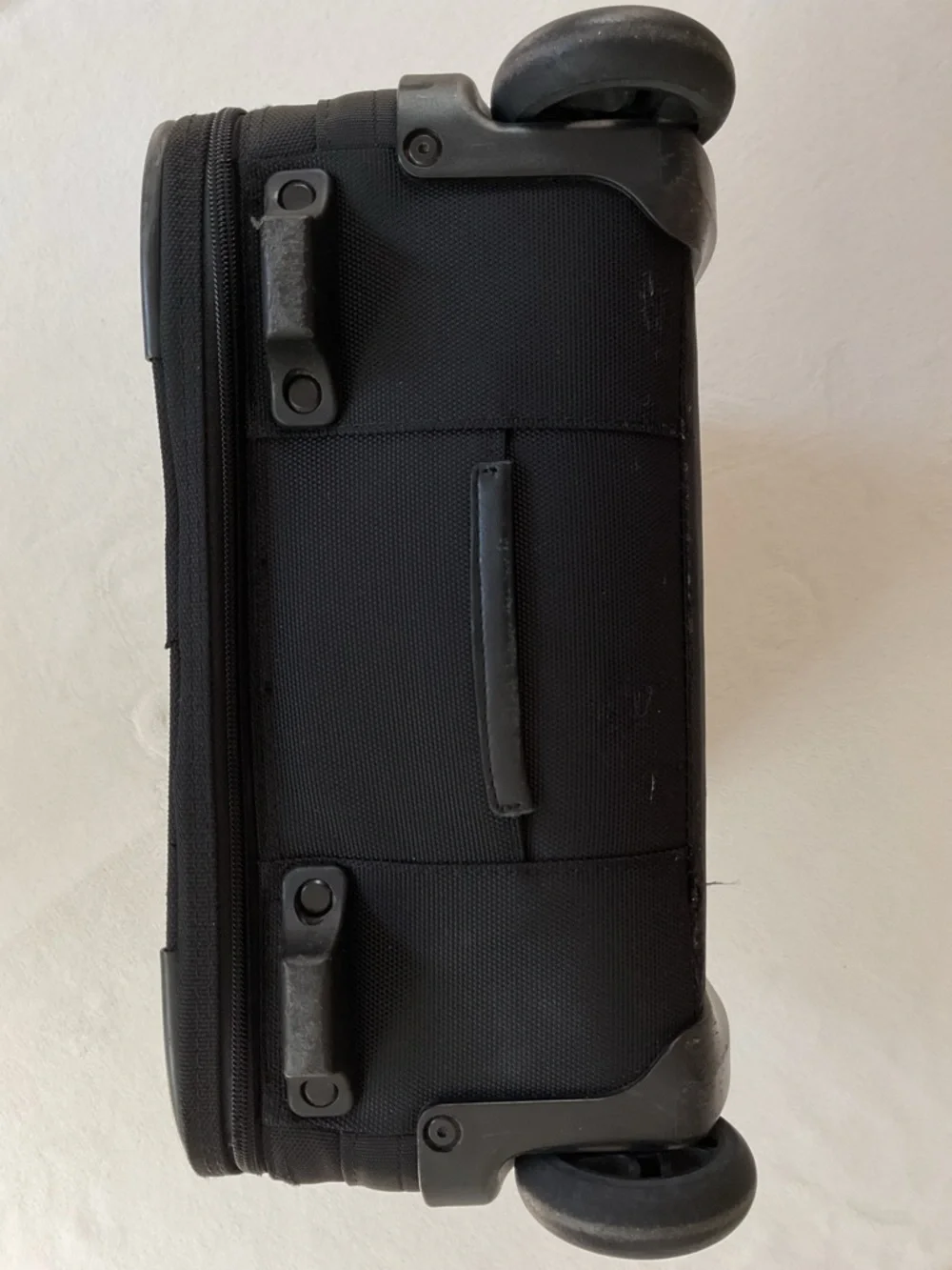 Victorinox Mobilizer NXT 5.0 Ultra Light 21” Carry-On Rollaboard